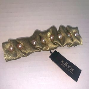 Cara couture hair Barrette nwt! Super pretty!